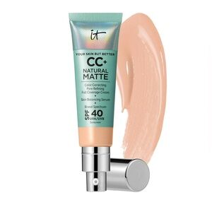IT Cosmetics CC + cream Natural Matte Foundation Oil free in Light Medium NWB